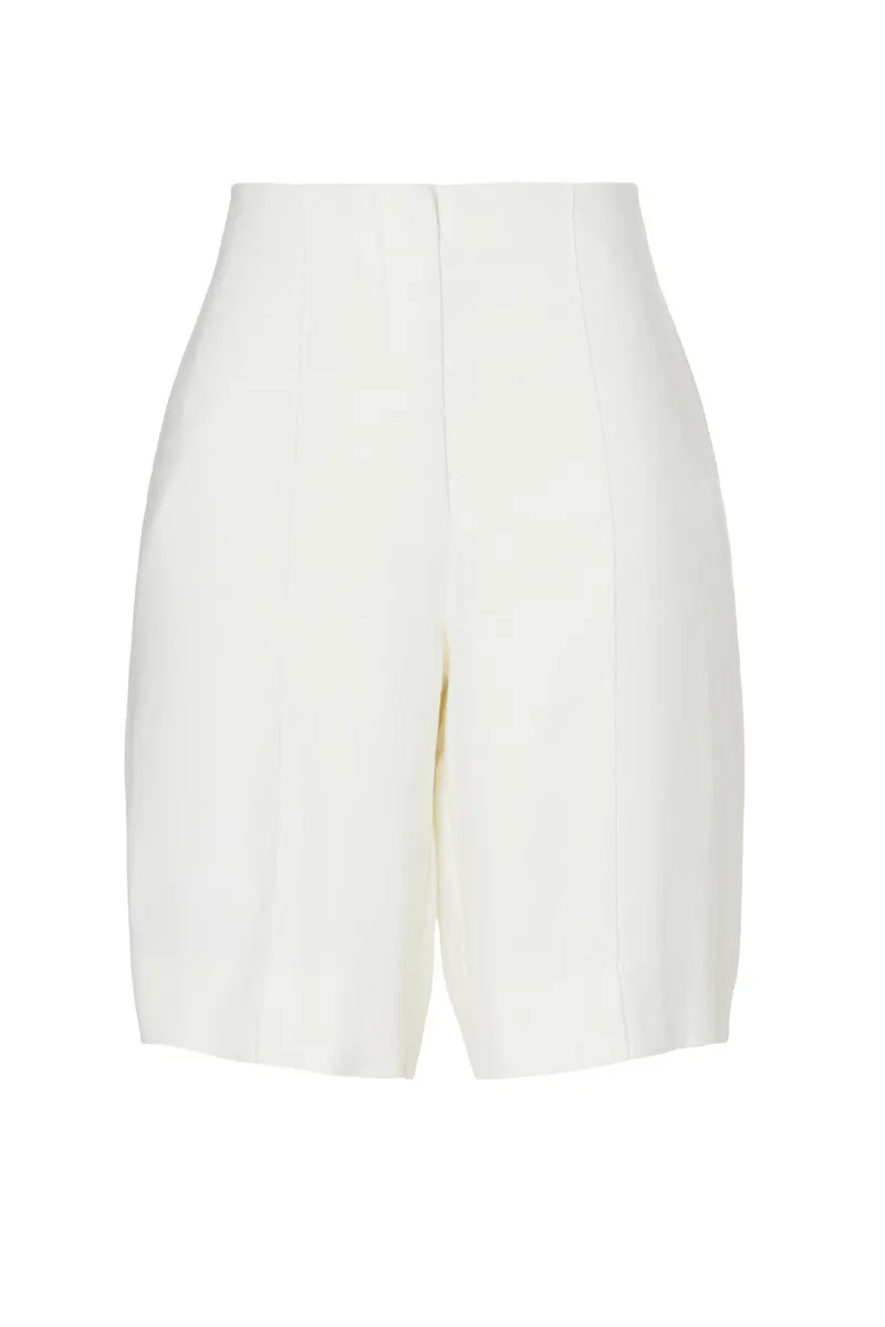 A person wearing a shirt