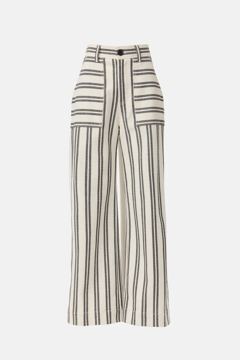 A person wearing a shirt